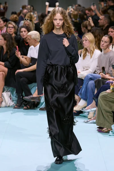 Look 19